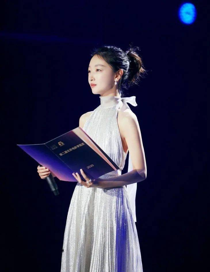 Lancel|壹周潮话题 | 一周看了三场珠宝展，今年又买不成保时捷了！（狗头）