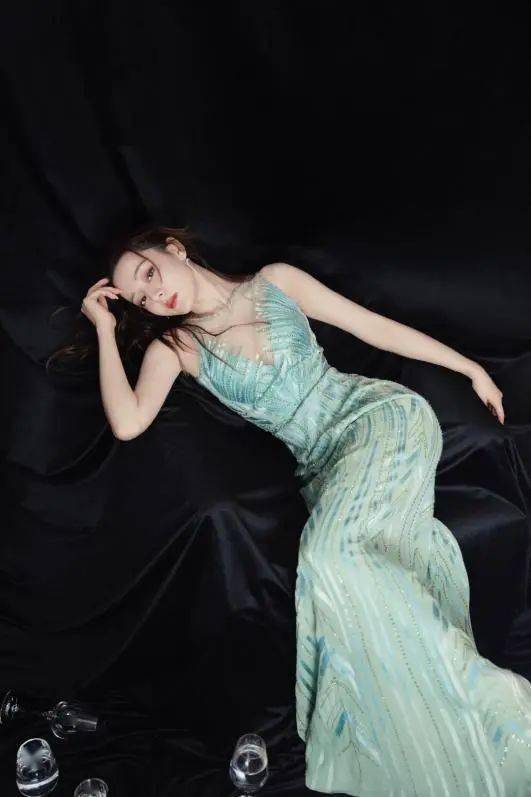 硬货|时尚丨穿薄荷绿总出错？点开收获全网最硬货搭配指南！