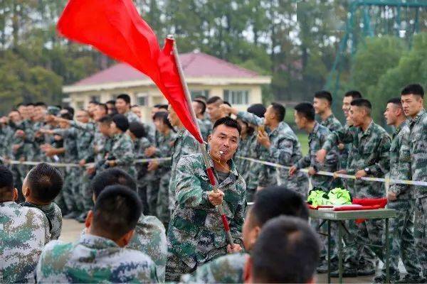 军事体育运动会,看兵哥哥带你“燃”翻全场
