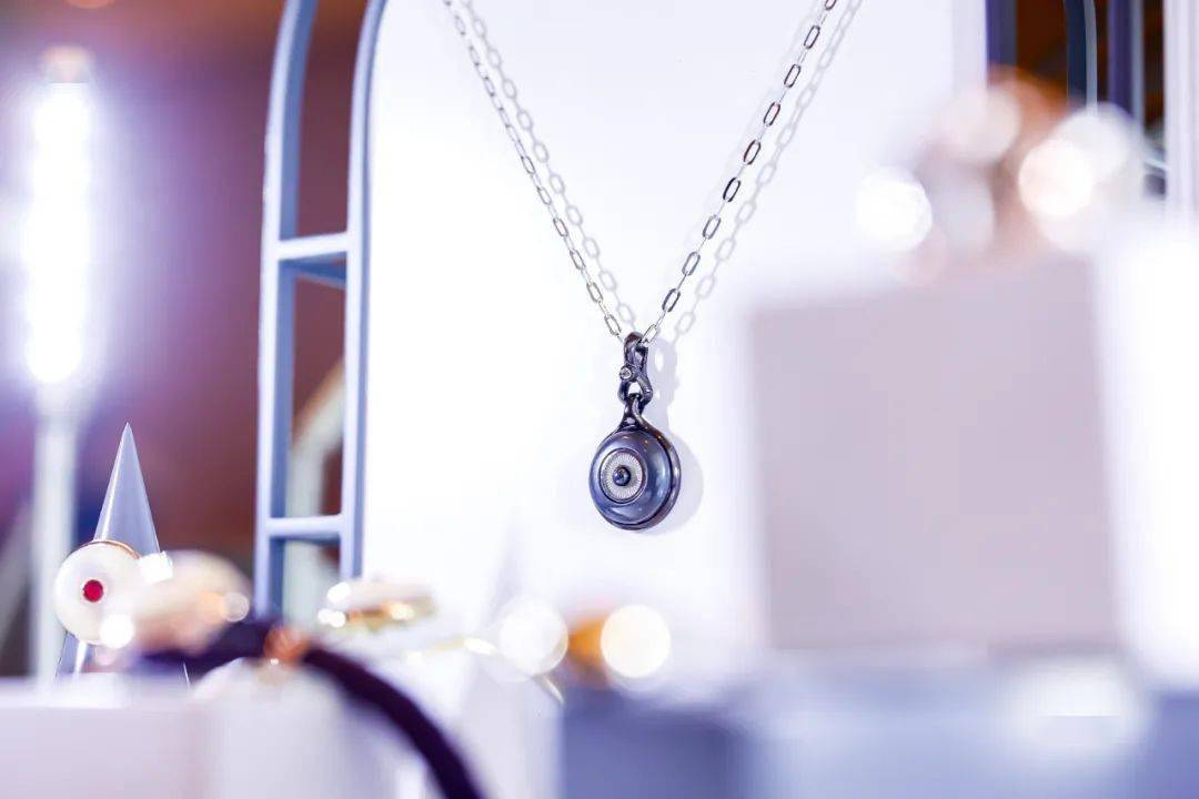 吉娜|第13届金鹰节开幕，《以家人之名》重聚合唱，吉娜官宣怀孕...