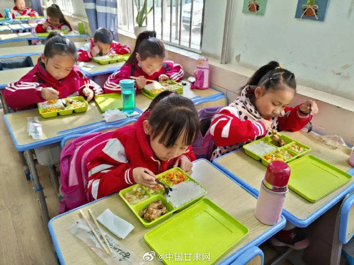 西固区|太！好！了！兰州西固区率先开展义务教育阶段学生营养午餐供餐服务