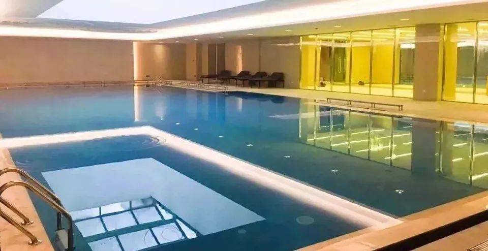 (领地·凯旋公馆室内游泳馆实拍图)
