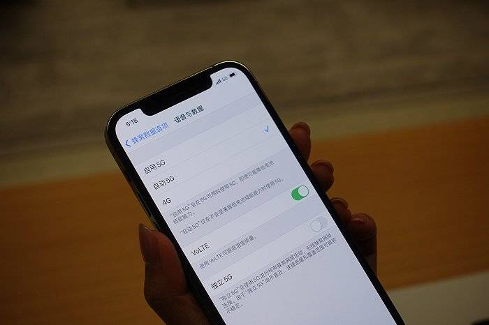 iPhone|iPhone 12上手体验：更轻更薄的新iPhone该怎么选？