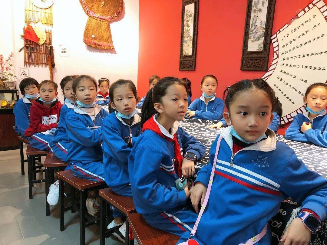 三四人小聚 db775a67fed940888753893badac8c65.jpeg