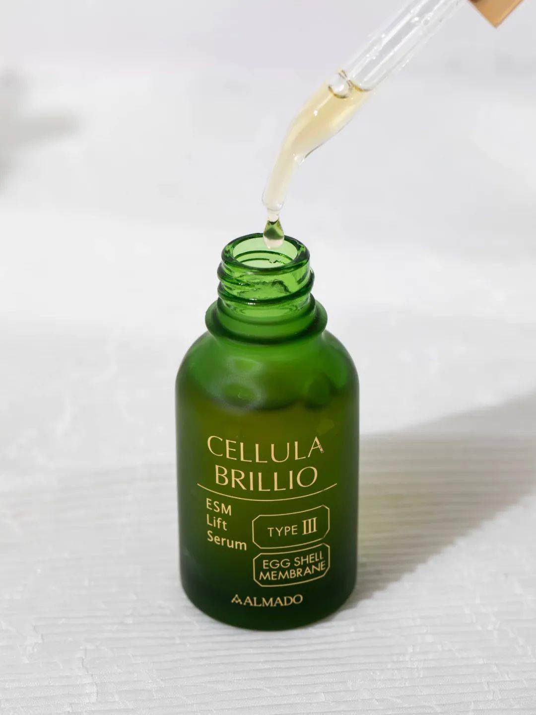 肌肤|樱花妹满脸的胶原蛋白,都是这个日本“小棕瓶”抹出来的