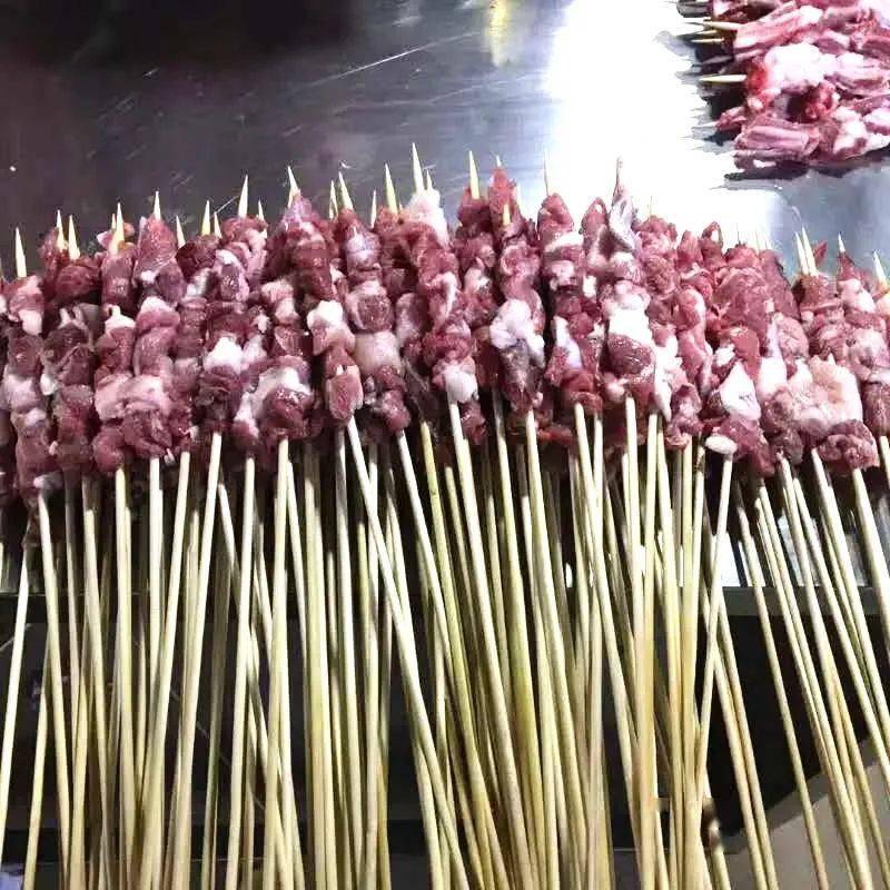 新疆|一口跨越3600公里！新疆正宗羊肉串新店开业买1送1！啤酒畅饮...