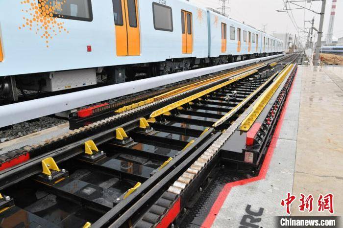 标准|时速400公里跨国互联互通高速动车组在长春下线