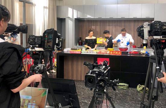 销售额|京东到家1020：千城热卖、1小时达，下沉市场销售额达去年同期4.4倍