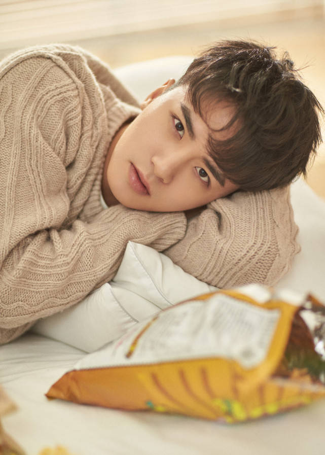 大片|吴希泽生日大片释出一日居家男友轻熟上线