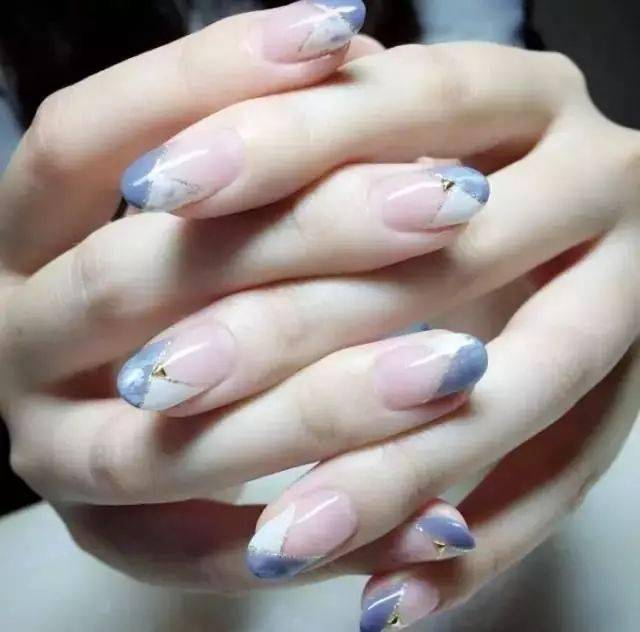 颜色|上班族专题，简约低调的美甲！