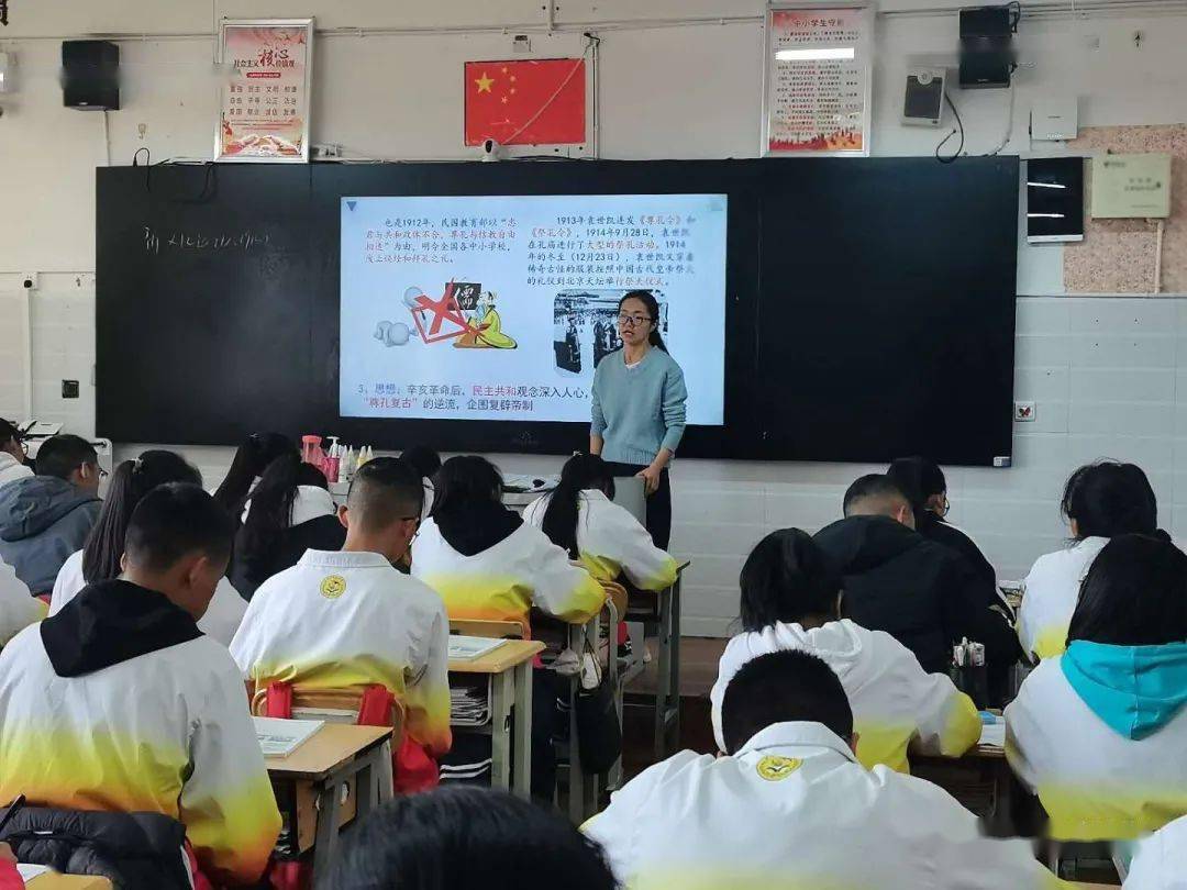不错不错这批年轻的老师一个比一个优秀