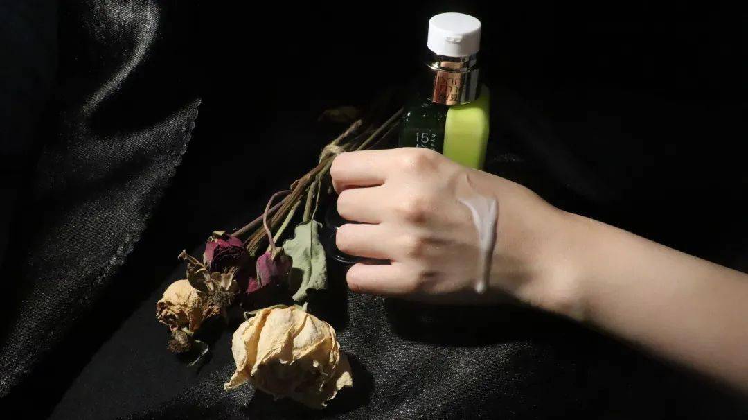 爱用|我的化妆台C位 | 国货之光!美容编辑的C位爱用正式成团出道!