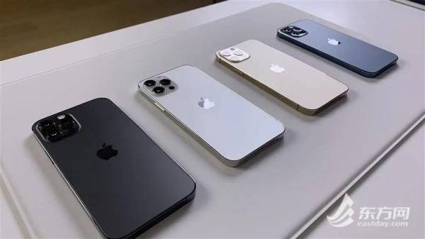 iPhone|5G有多快？蓝是什么蓝？iPhone 12真机上手体验