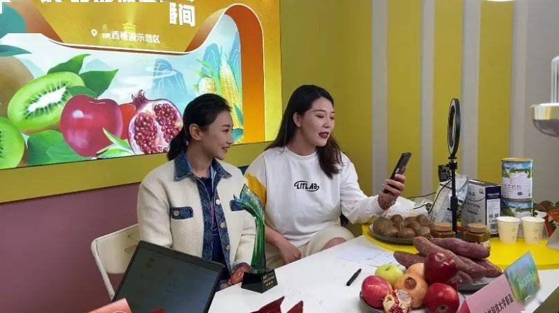 何雯娜|奥运冠军何雯娜农高会直播带货！你买了吗？