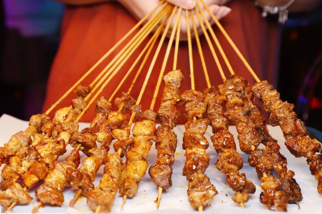 鲳鱼|还一堆人叫好！福州这个老板“逼良为鲳”