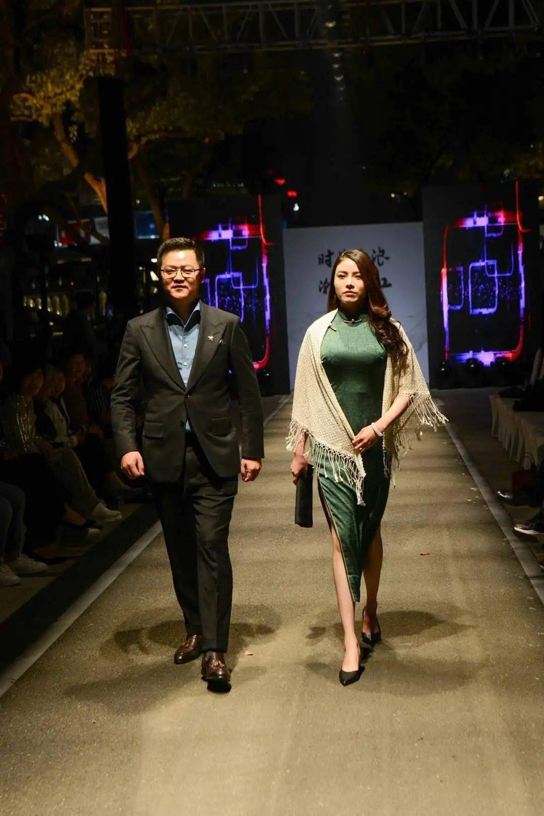 外滩|三江前浪推后浪！时尚浪潮在1844年开埠的老外滩，蜿蜒流转…