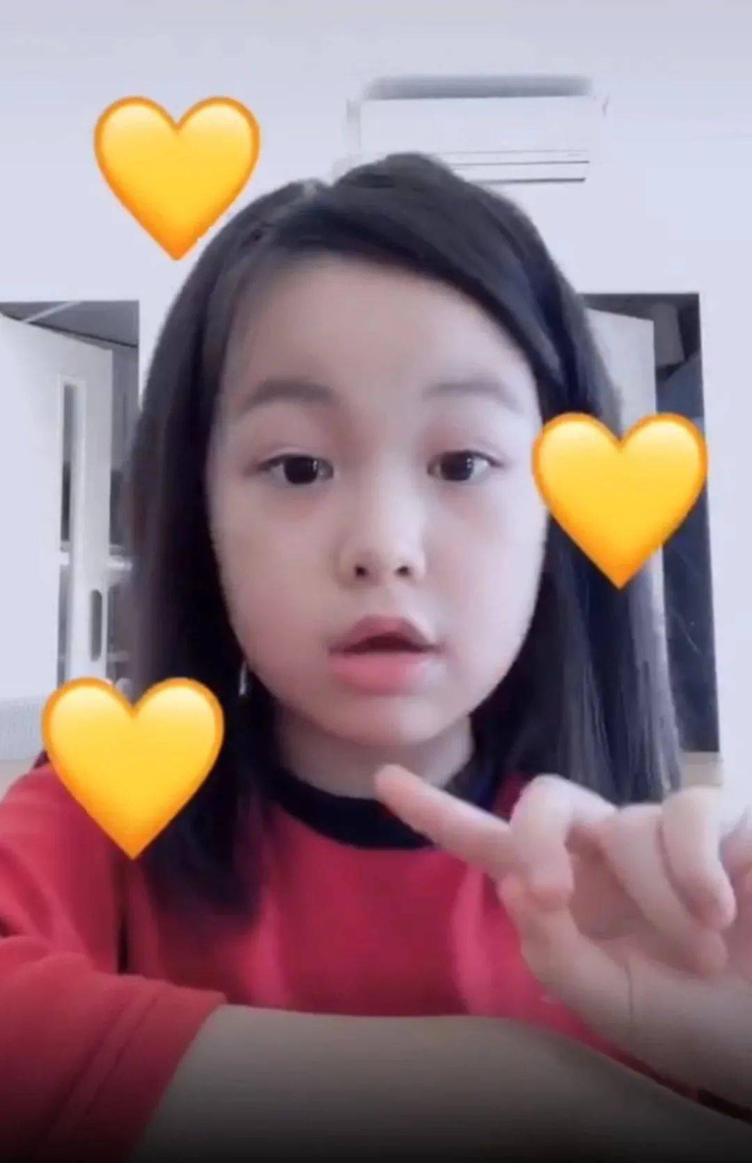 陈自瑶|王浩信陈自瑶8岁女女曝光真容，省镜啊！出道完全OK！！！