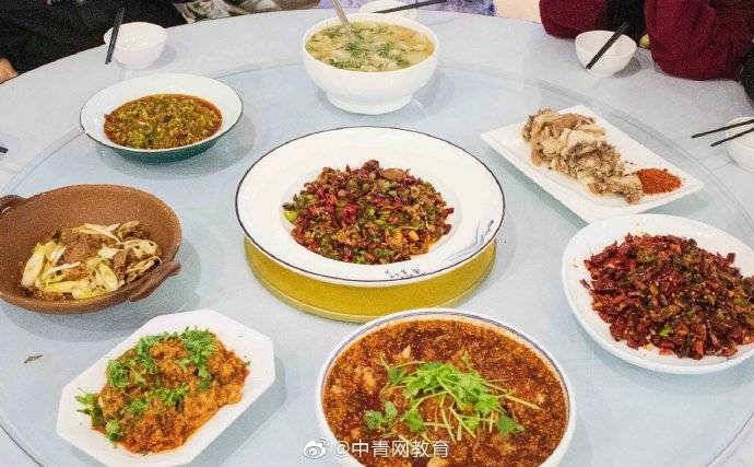 食堂|食堂免费吃一个月！高校养羊请学生吃