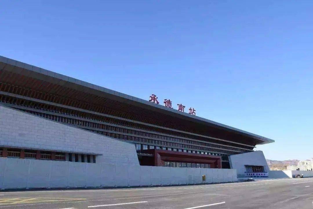 公交站,火车站,高铁站,汽车站,高速口近在咫尺,出行便捷,助力事业发展