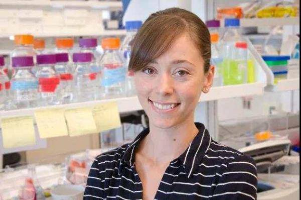 论文|899天，每天读一篇不重样的论文，这位分子生物学家是怎么做到的？