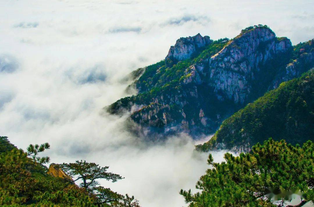 小天烛峰而得名,是泰山最原始和古朴的登山路线,也是自然景观最集中