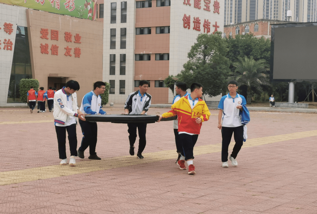 围观!百团大"绽"--晋江华侨职校社团集中展示纳新了