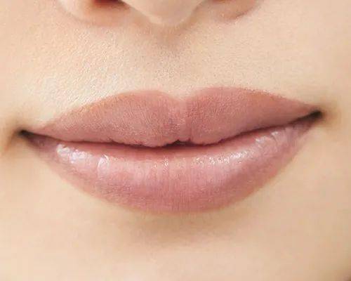 涂谁|足以让你时髦整个秋冬的棕色唇，谁涂谁好看