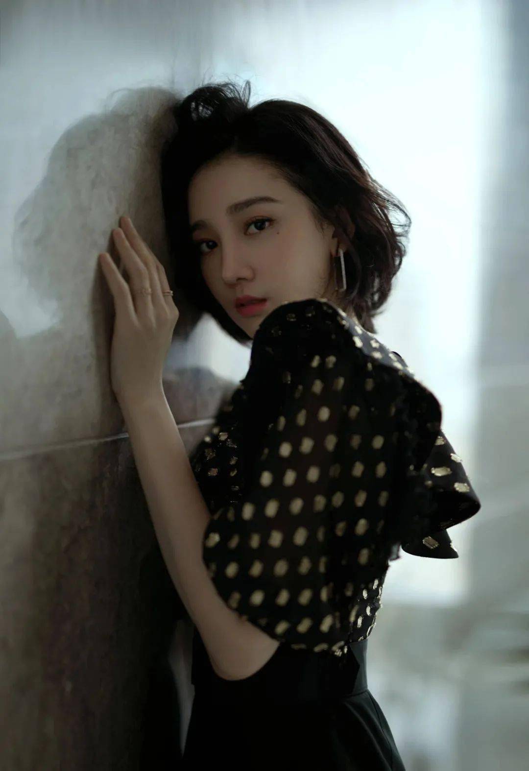 短发|倪妮的新发型太美了！技术分析：什么样的人适合港风短发？