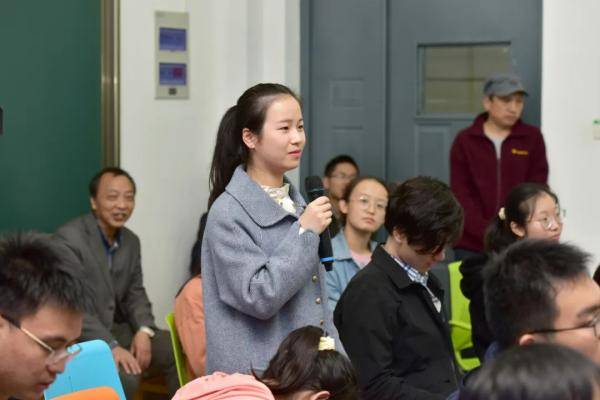 高翅和|华中农大党委书记高翅和新生“共话大学”