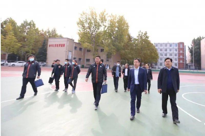 临淄区实验中学迎来"全国青少年校园足球特色学校"复核工作