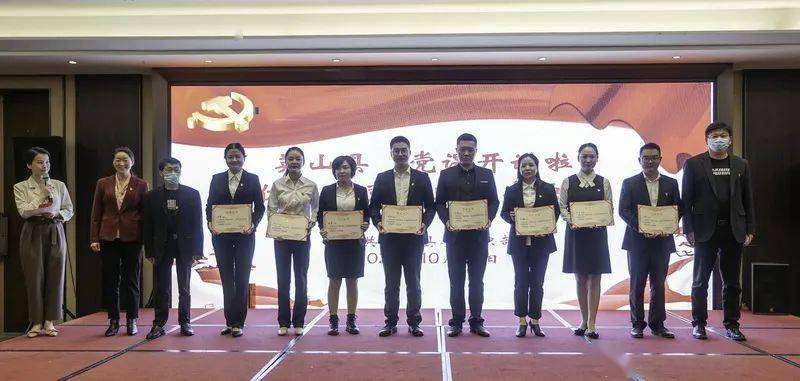 英山各乡镇gdp_英山四季花海景区(2)