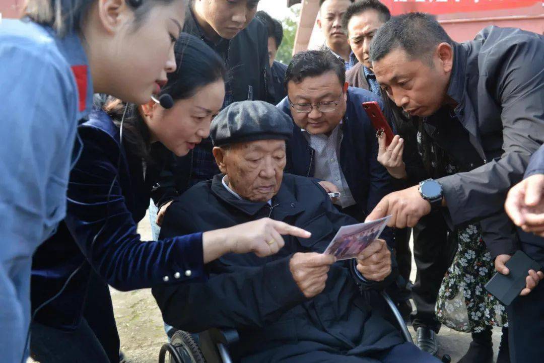 时隔85年,103岁老红军回家了!