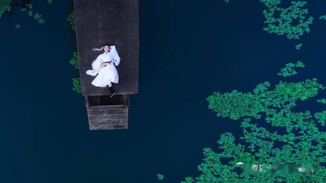 短发|倪妮的新发型太美了！技术分析：什么样的人适合港风短发？