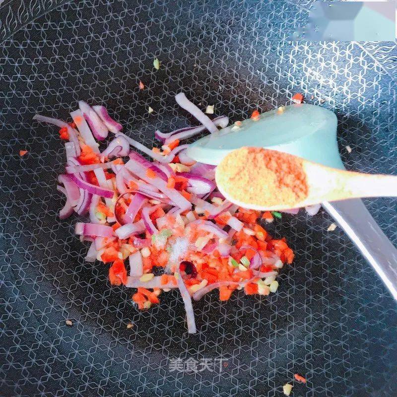 晒干的土豆片怎么做菜 b2da67e0fae047bfb5ab5a3dcdf37bae.jpeg