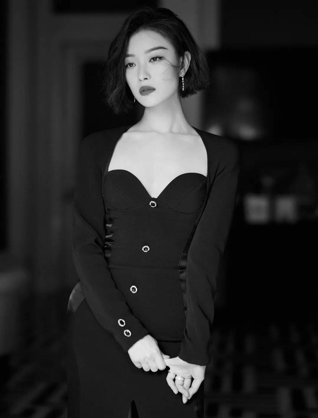 短发|倪妮的新发型太美了！技术分析：什么样的人适合港风短发？