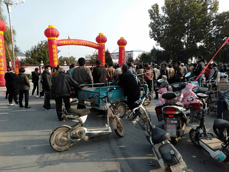 张龙乡人口_王朝马汉张龙赵虎图片