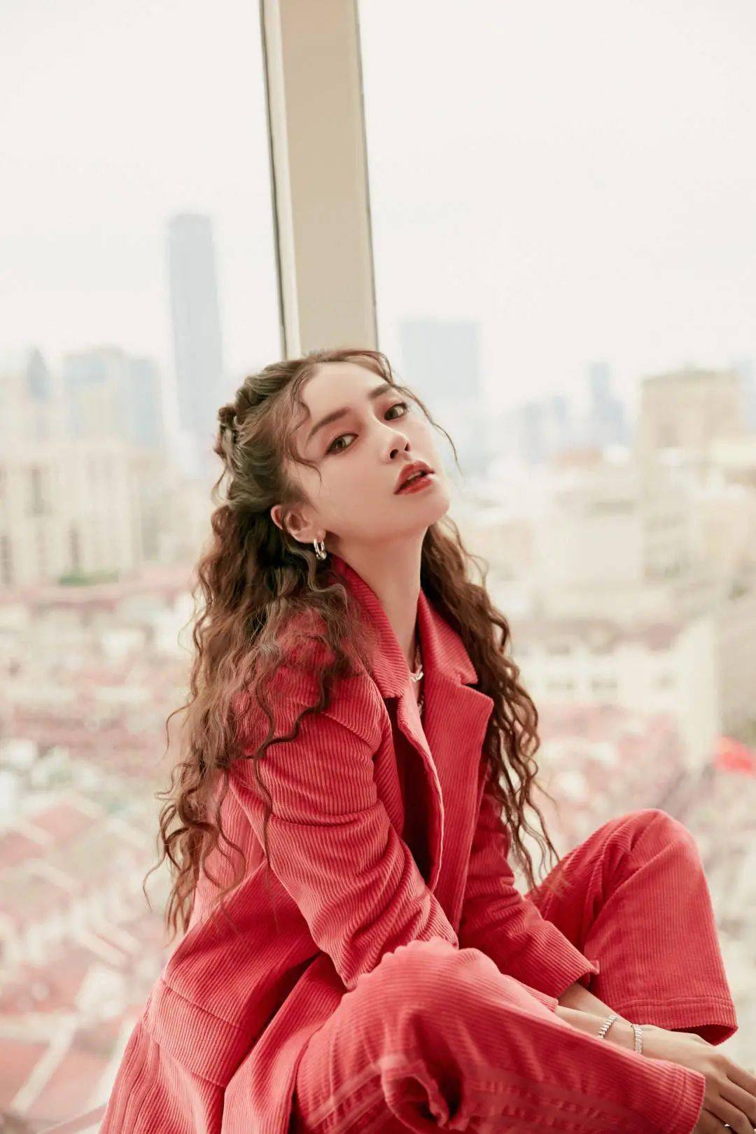 羊毛|撩个头发都风情万种？杨幂真是好港一女的！