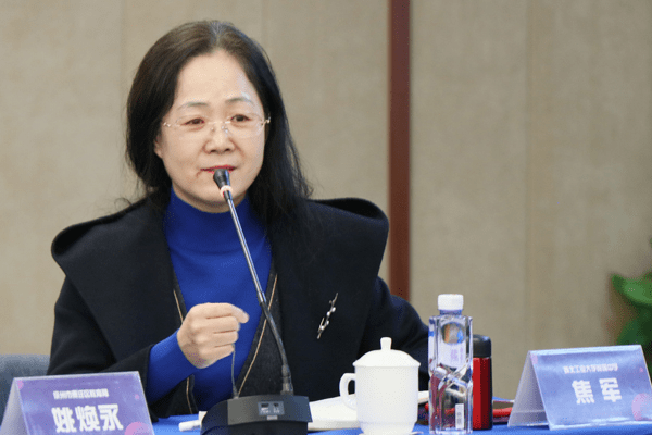 (西工大附中中心教研室主任焦军)