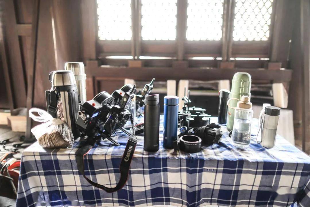 1个月50万张照片，千年云冈里的90后“扫”窟人