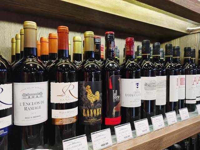国产葡萄酒危局：四家亏损三家ST还发不出工资，