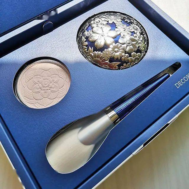 花束|黛珂2020的限定蜜粉真的美炸了!