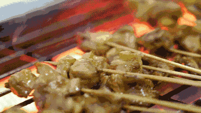 9元=牛羊肉串,咖喱牛肉,鸡肉串,千叶豆腐,特色鲫鱼,锡纸粉丝金针菇.