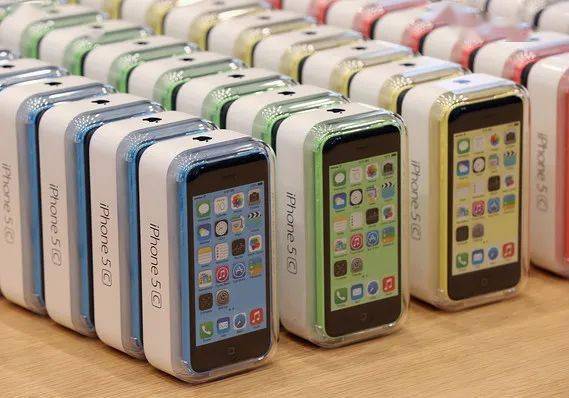 再见,这款多彩 iPhone 彻底走入历史