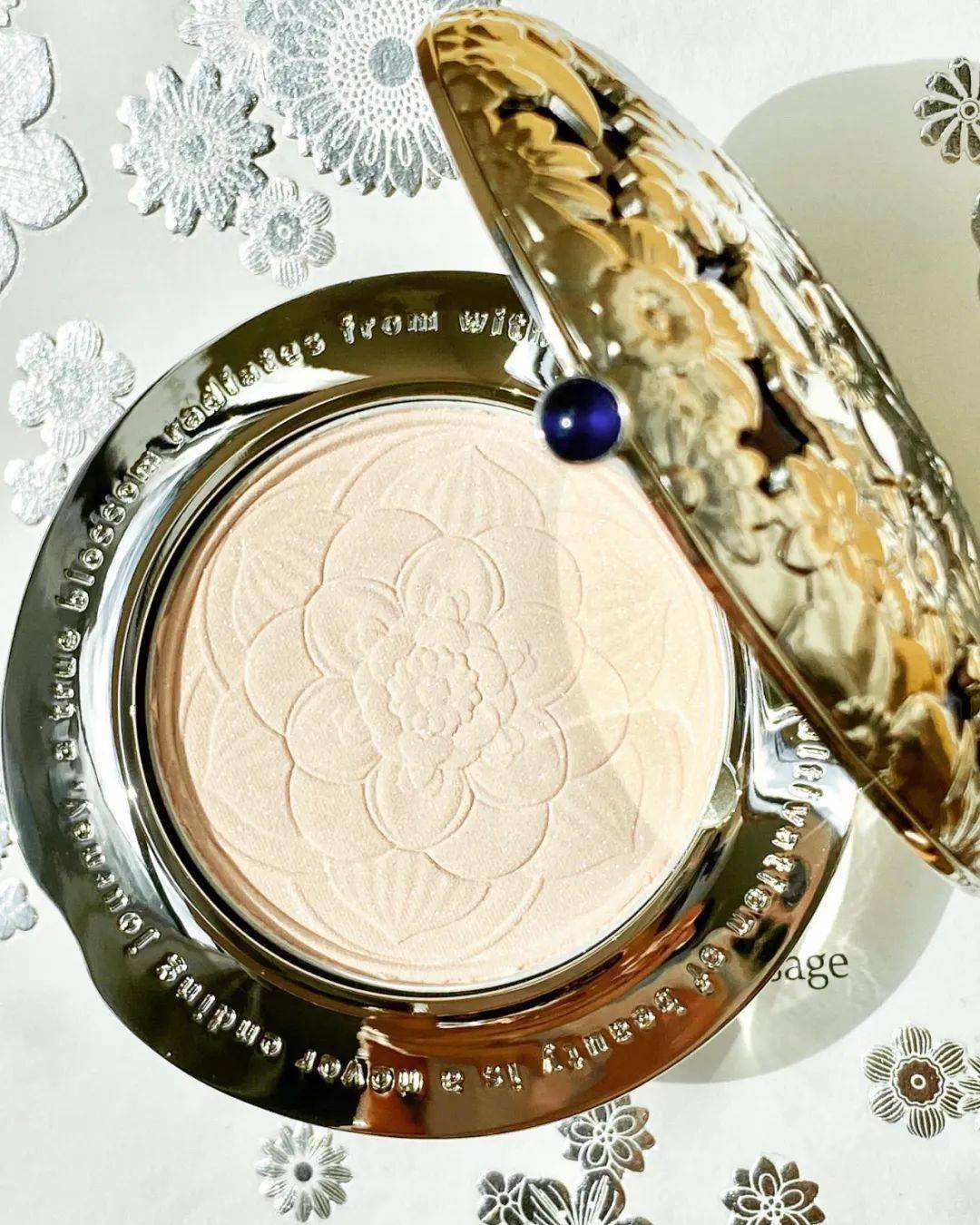 花束|黛珂2020的限定蜜粉真的美炸了!