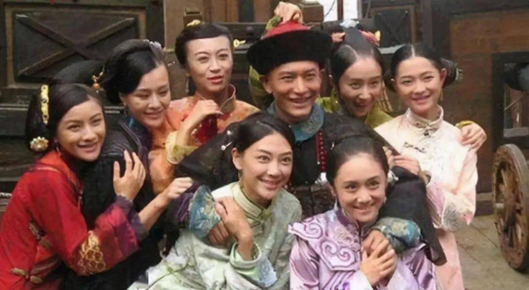 小老婆英文怎么写
