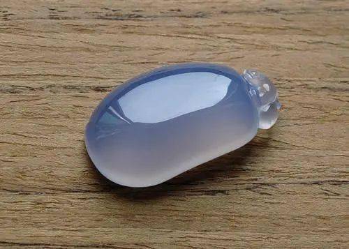 翡翠|一凡：玉髓真的不如翡翠？它的6位“贵族”，一般人还买不起……