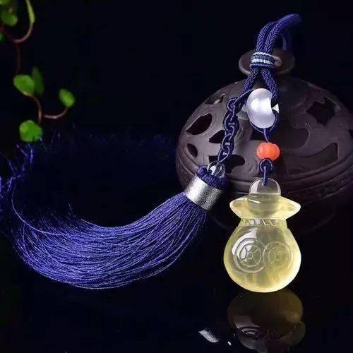 包包|这4种包风水最差！红色漏财、紫色败运、黄色….个个都是散财童子，越用越穷！