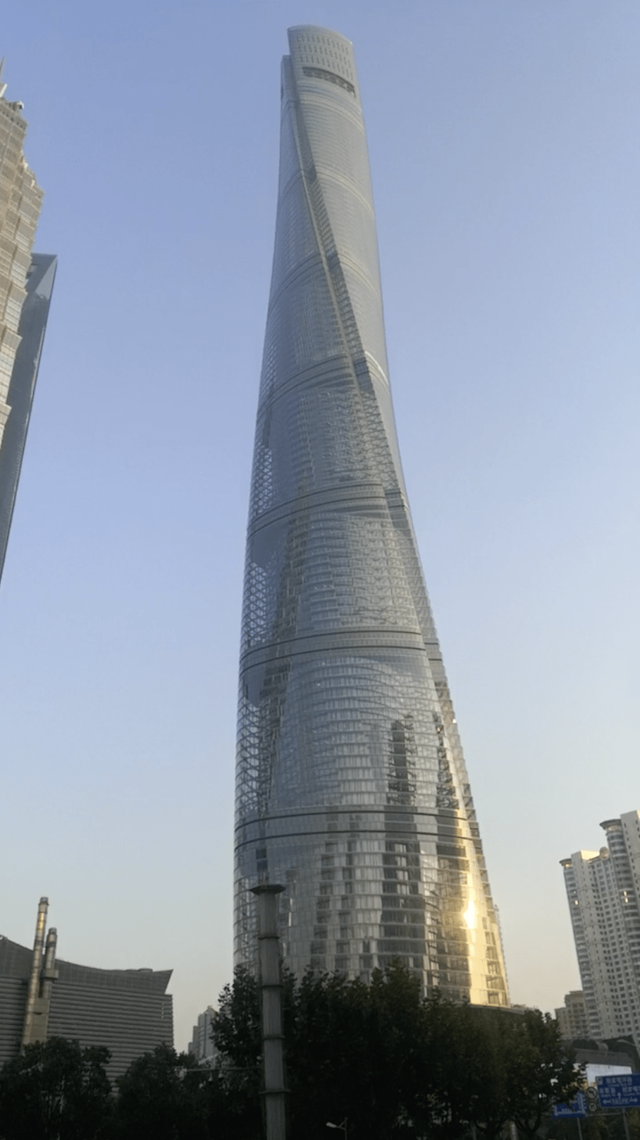 在“中国第一高楼”俯瞰，是种怎样的体验？_上海