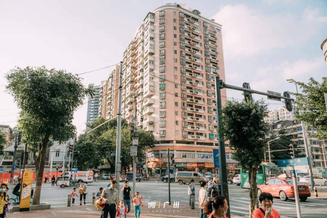 他们的目的地要么是直奔中山七路的陈家祠堂,要么就是到龙源新街吃