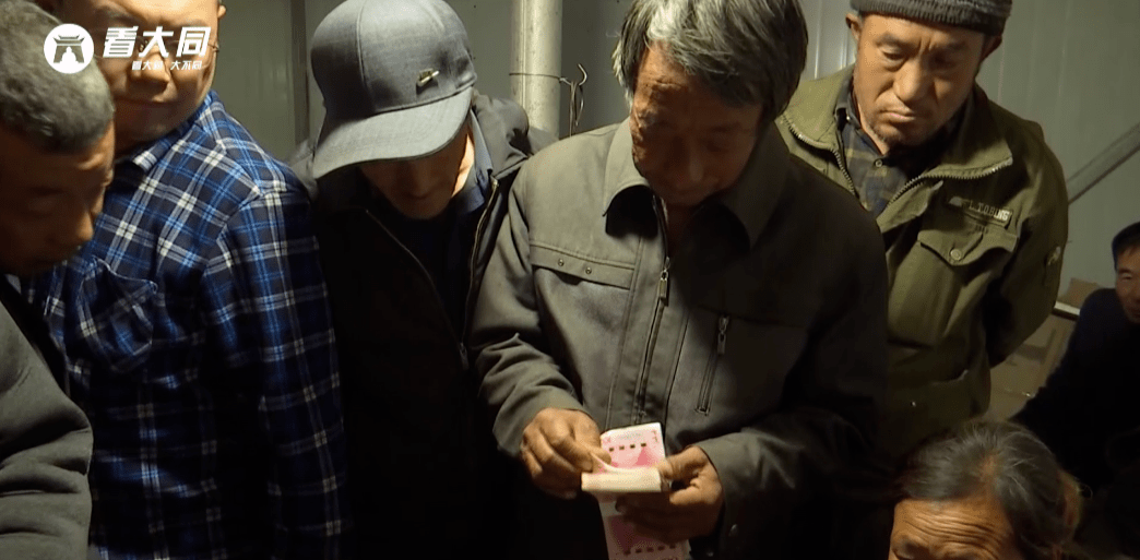 看图猜成语煮沸水农民晒谷_看图猜成语